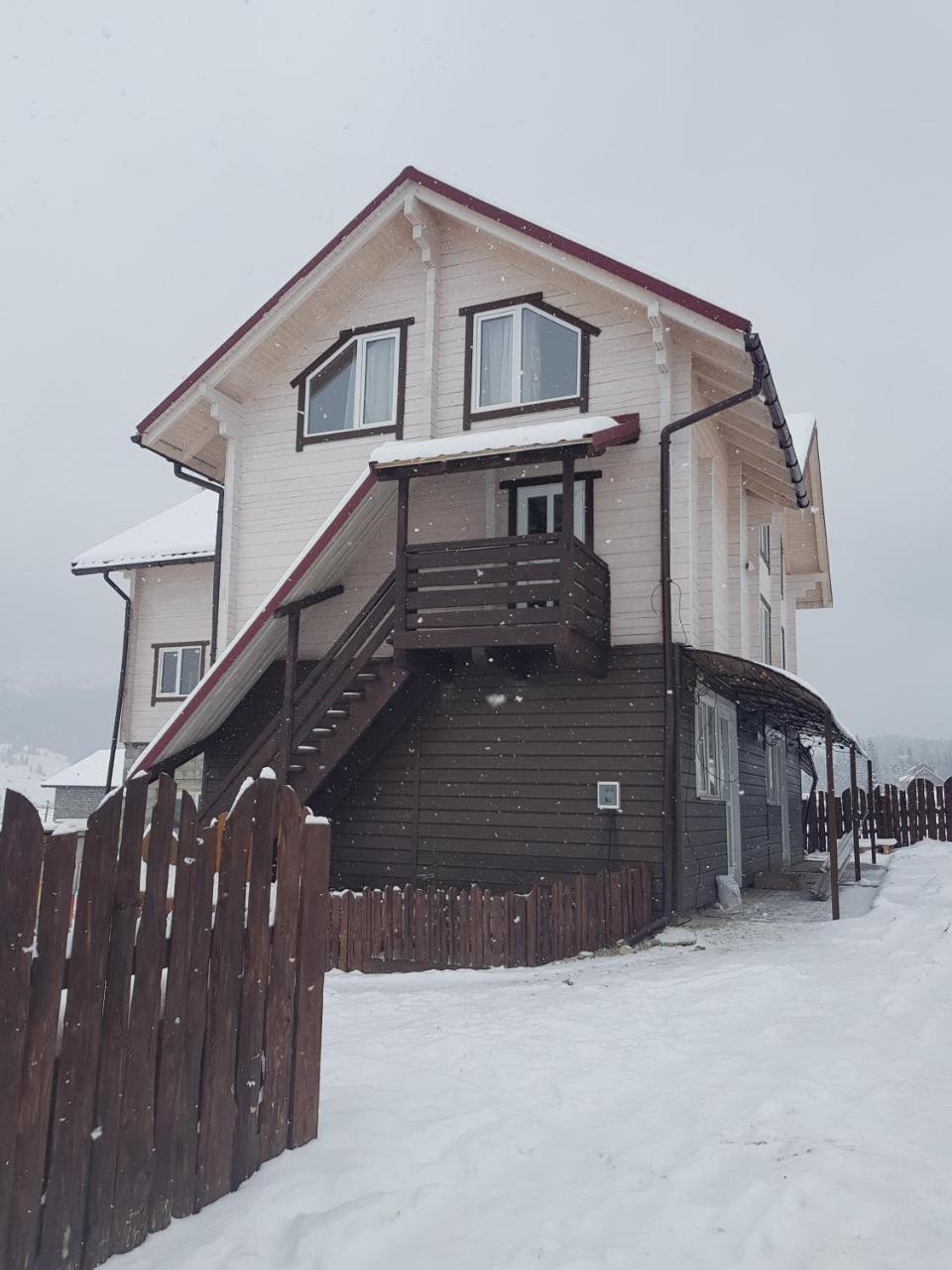 Гостьовий Дім Круасан Сімейний Bukovel Exterior foto